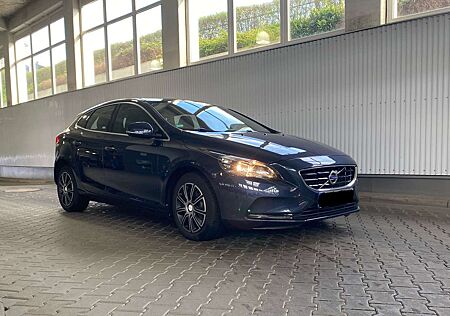 Volvo V40 Momentum