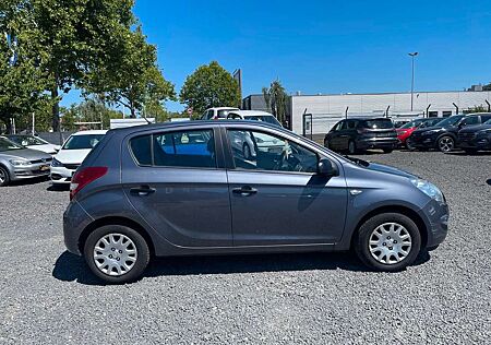 Hyundai i20 Classic/ TÜV UND AU NEU