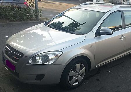 Kia Cee'd Ceed / 1.6 ED Wagon Spirit