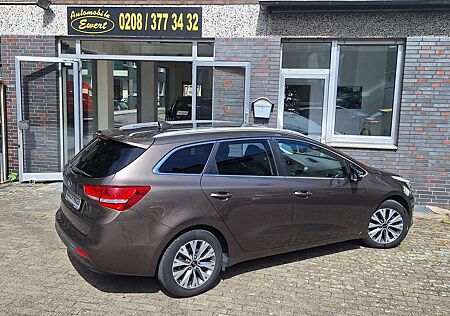 Kia Cee'd Ceed / SW Kombi Scheckheft Navi Kamera SHZ PDC Alu