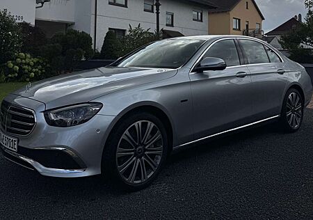 Mercedes-Benz E 300 e 9G-TRONIC
