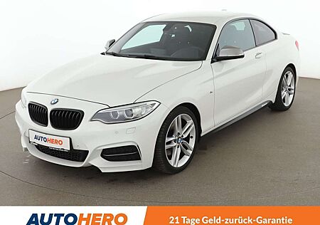 BMW 220i 220 M Sport Aut.*NAVI*BI-XENON*TEMPO*PDC*SHZ*