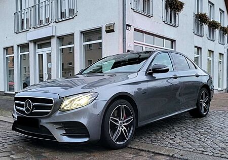 Mercedes-Benz E 300 de AMG GARANTIE NIGHT TOTW DIST+ HUD SITZH