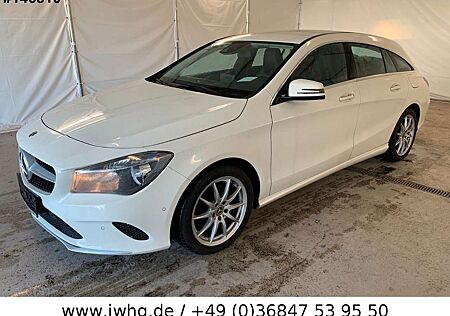 Mercedes-Benz CLA 220 4MHarmanK Carplay Leder