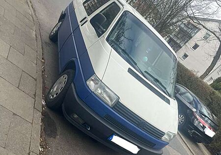 VW T4 Multivan Volkswagen 1,9 TD Umgebaut zum Camper