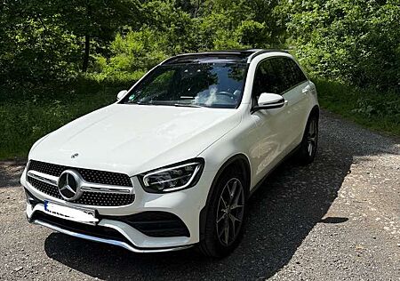 Mercedes-Benz GLC 300 d 4Matic (253.919) Pano, Burm, AHK, Sitzb