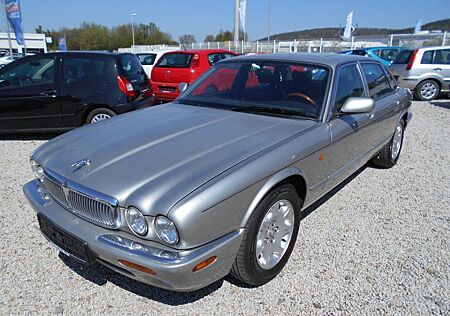 Jaguar XJ 4.0 Sovereign,Klimaaut.,Temp.,Tüv Neu!