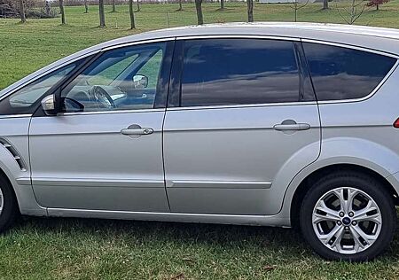 Ford S-Max Titanium