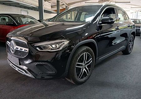 Mercedes-Benz GLA 200 d 4Matic 1.HAND NAVI LED ALLRAD