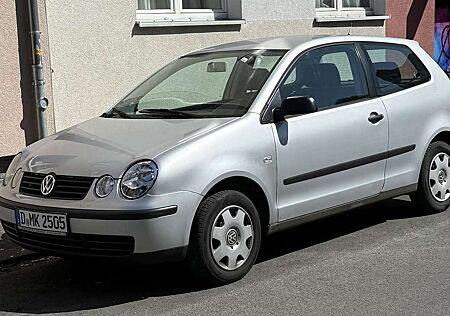 VW Polo Volkswagen 9N, Silber