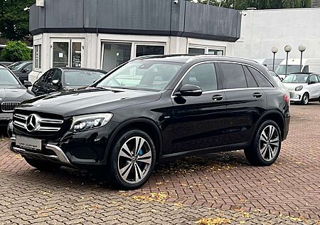 Mercedes-Benz GLC 350 e 4MATIC AMG LINE PANO COMAND AHK LED+