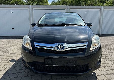 Toyota Auris 1,8 VVT-i Hybrid YoungYoung