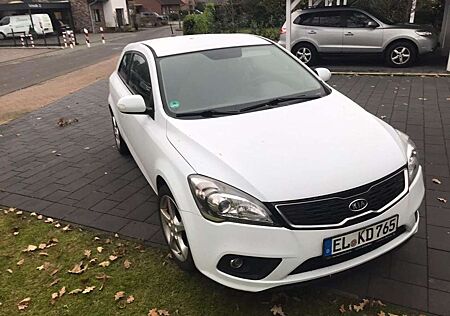 Kia Cee'd Ceed / Ceed 1.6 CVVT Spirit