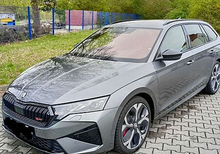 Skoda Octavia Combi 2.0 TSI RS Canton DCC AHK Navi