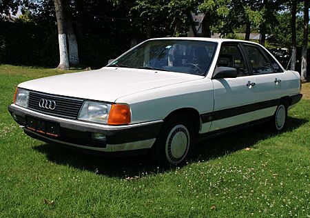 Audi 100