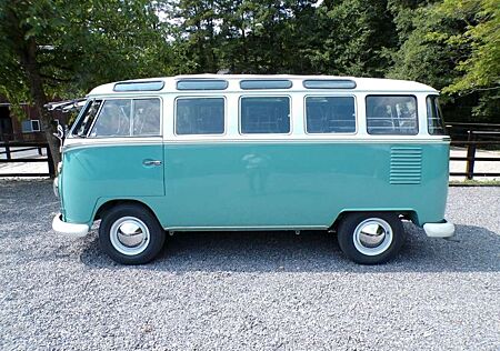 Volkswagen T1 Microbus De Luxe Samba