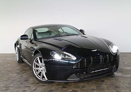 Aston Martin V8 Vantage 4,7i, Scheckheft gepflegt bei