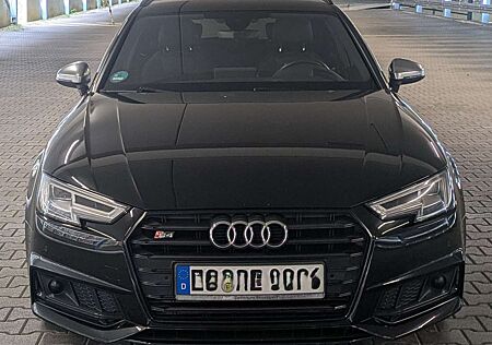Audi S4 Avant 3.0 TFSI quattro tiptronic