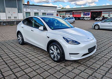 Tesla Model Y LongRange AWD / AHK