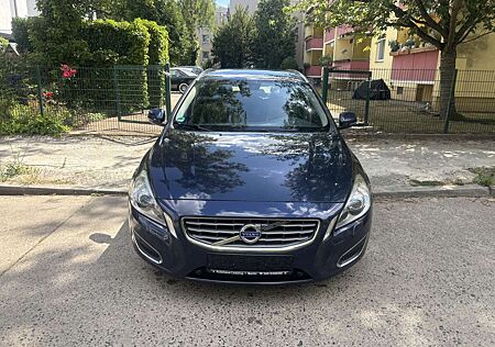 Volvo V60 D5 AWD Geartronic Momentum