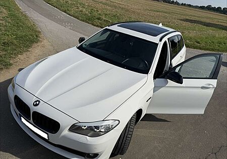 BMW 530 5er Touring F11/ AHK/ RFK