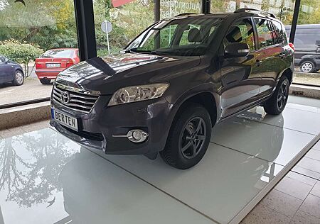 Toyota RAV 4 Basis 2.2D, 4x4, SH, AHK, Alu, Allwetterreifen,GA