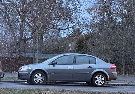 Renault Megane 1.6 Emotion