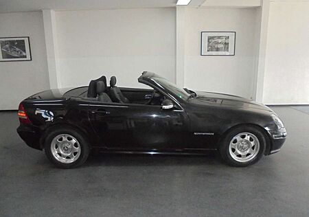 Mercedes-Benz SLK 200 Kompressor Leder TÜV 01/2027