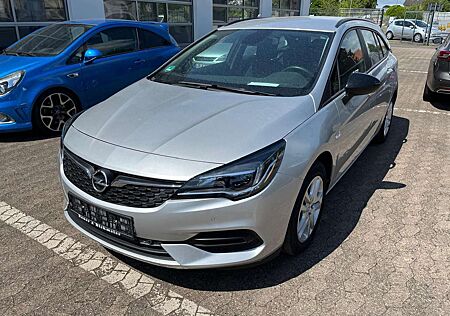 Opel Astra SportsTourer (145 PS) Kamera + SHZ / LHZ + PDC