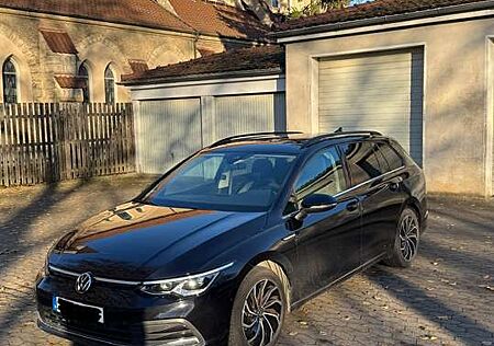 VW Golf Variant Volkswagen Style eTSI