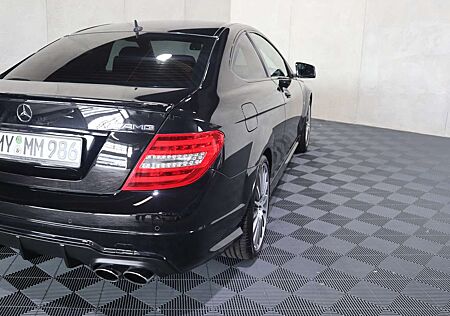 Mercedes-Benz C 63 AMG Coupe SPEEDSHIFT MCT