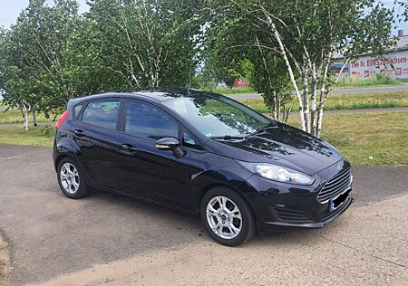 Ford Fiesta ChampionsEdition*95PS*AHK*beh.Fortscheibe*Sitzheiz