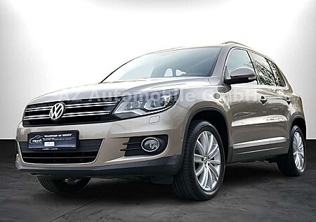 VW Tiguan Volkswagen 2.0TDI 4Motion DSG/PANO/XENON/AHK/GARANTIE