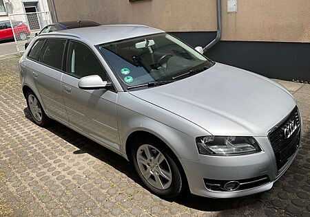 Audi A3 1,6 TDI, PDC, AHK, ALU, Klimaaut.