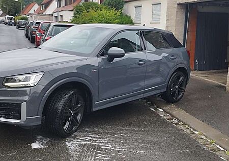 Audi Q2 30 TFSI design s- line Led, Navi, 2 Fach bereift
