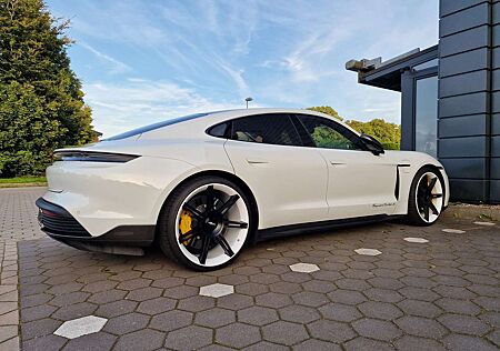 Porsche Taycan Turbo S