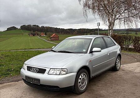 Audi A3 1.6 Attraction