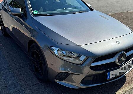 Mercedes-Benz A 180 (177.184)