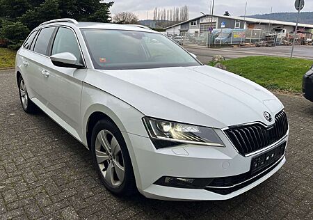 Skoda Superb Style Business Paket PDC Navi Xenon 6.Gang