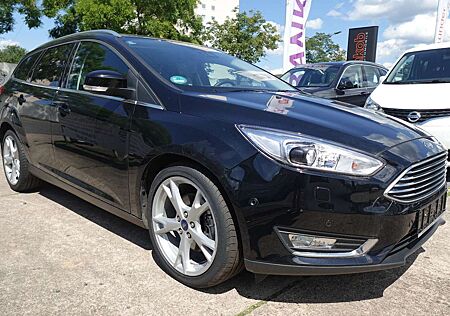 Ford Focus Turnier Titanium+ele Sitze, PDC+KAMERA+SIT