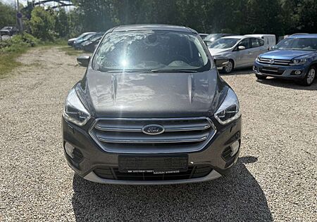 Ford Kuga 1,5 Titanium LED + Xenon
