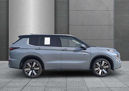 Mitsubishi Outlander TOP 2tone Plug-in Hybrid 2.4 225 kW (306 PS), A...