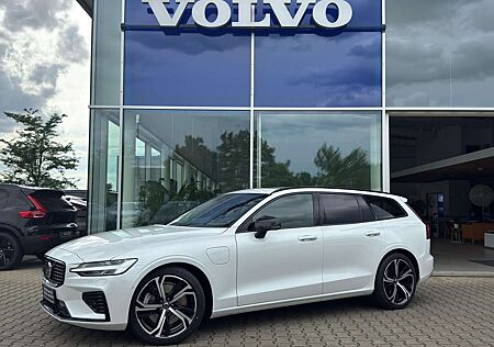 Volvo V60 T6 Plus Dark Recharge Plug-In Hybrid AWD