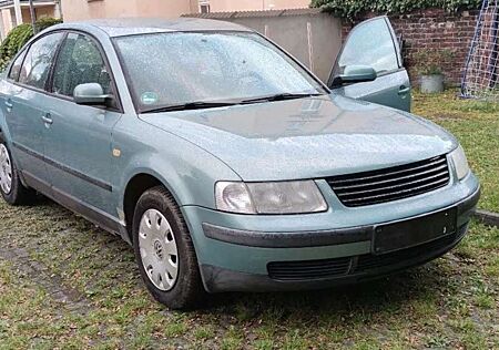 VW Passat gebraucht kaufen VW Passat Volkswagen 1.6 Comfortline