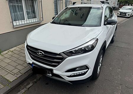 Hyundai Tucson blue 1.6 GDi 2WD Passion