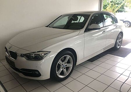 BMW 320 d xDrive Sport -Line , top Fahrzeug !