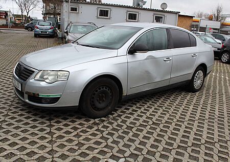 VW Passat Volkswagen Comfortline Lim 2,0i/NAVI/KLIMA/SITZHEIZUNG/KAMERA