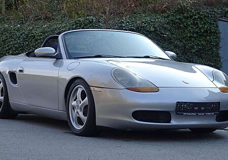 Porsche Boxster 2.5 *Klimaautom.*Schaltgetriebe*tiefer mit Distanz