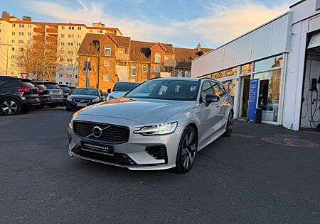 Volvo V60 T8 Plug in, Ultimate Dark, Pano,Massagesitze