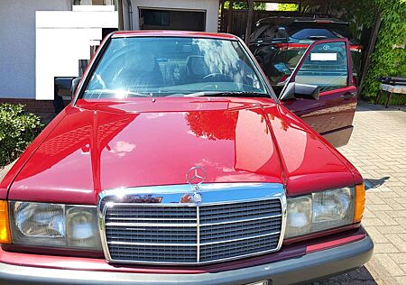 Mercedes-Benz 190 E 1.8